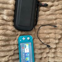 Nintendo Switch Lite + 200 GB SD Card/ Case , снимка 1 - Nintendo конзоли - 45338878