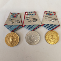медал, снимка 2 - Антикварни и старинни предмети - 44971823