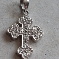 Златен 18к кръст с брилянти, снимка 3 - Колиета, медальони, синджири - 44958411