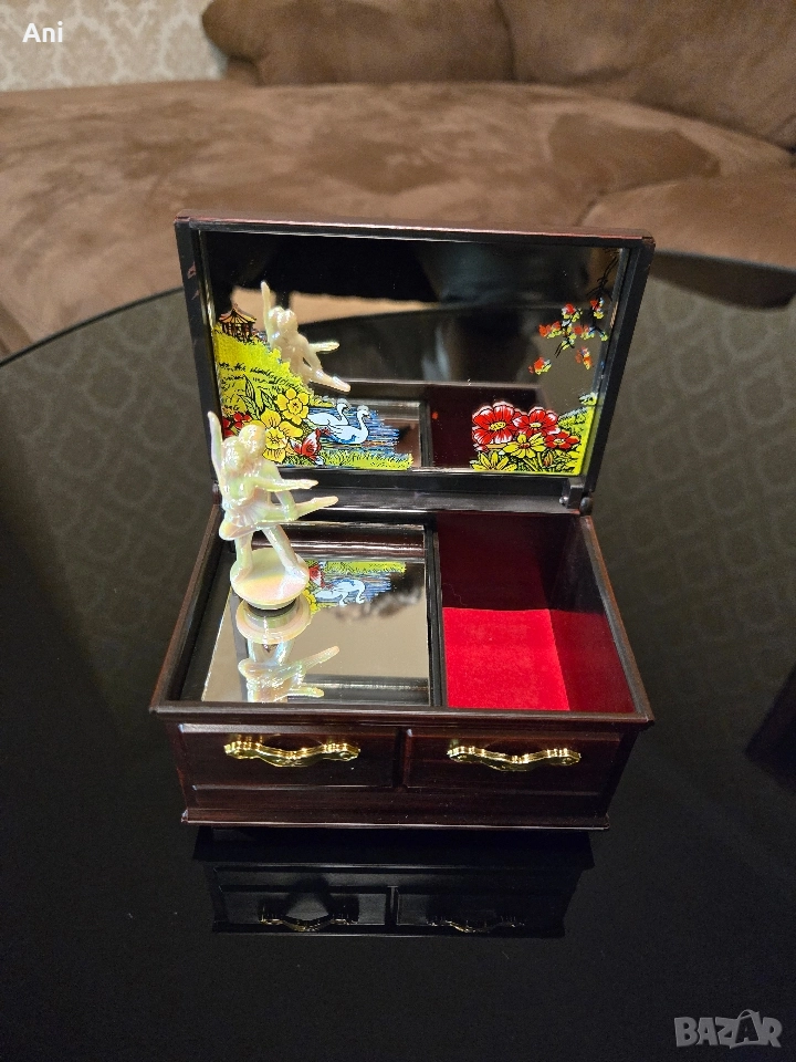 Бижутерка/музикална кутия с едно отделение, снимка 1