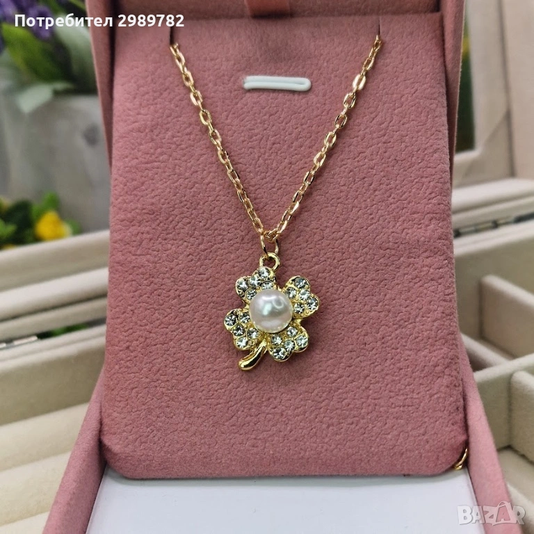 🌸 Изключително нежно дамско колие с цвете и централна перла, обградено с бляскави камъни., снимка 1