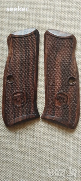 Орехови чирени за CZ 75 BD Police, снимка 1