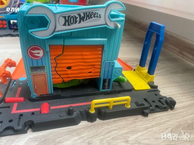 Hot wheels city gator garage, снимка 1 - Коли, камиони, мотори, писти - 46594646