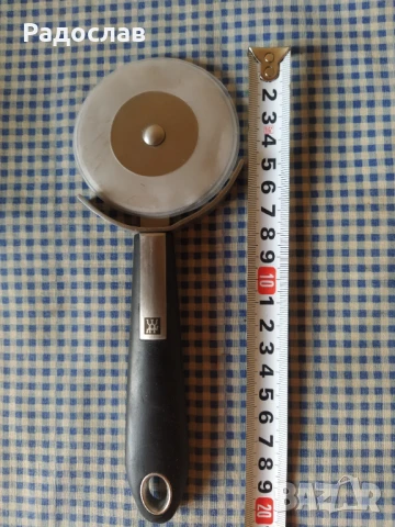 нож за пица Zwilling Solingen , снимка 3 - Прибори за хранене, готвене и сервиране - 51086744