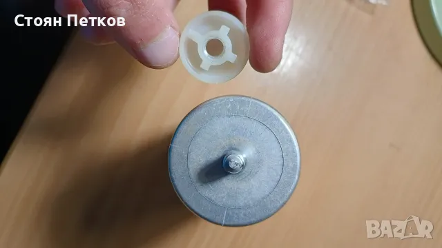 кондензатор, електролитен кондензатор 70 VDC / 10000 μF, снимка 3 - Друга електроника - 49885093