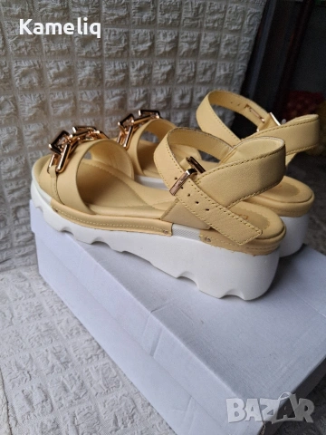 НОВИ Кожени сандали Lasocki, снимка 4 - Сандали - 54032642