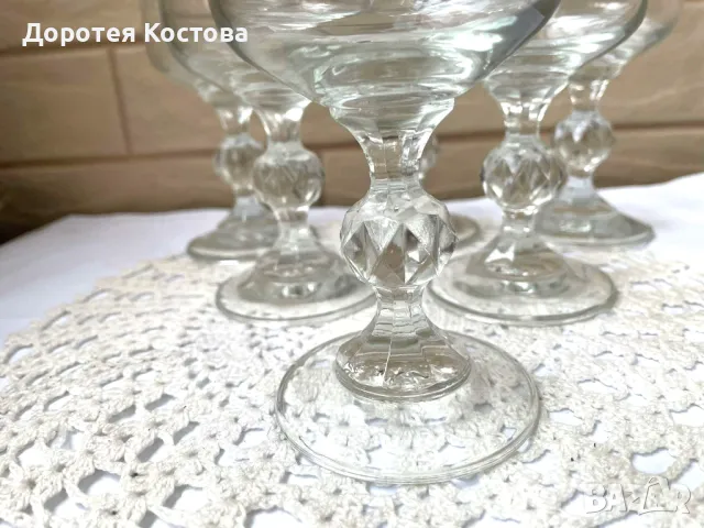 Красиви стари кристални тънкостенни чаши, 6 бр, снимка 2 - Антикварни и старинни предмети - 49714450