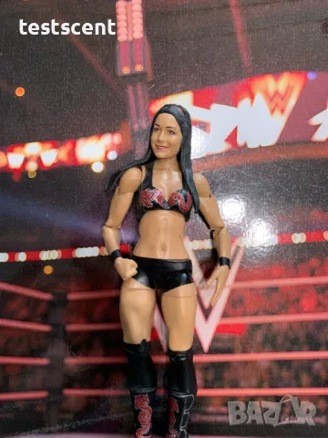 Екшън фигура WWE Brie Bella Бри Бела mattel elite action figure играчка bella twins black, снимка 8 - Колекции - 49511470