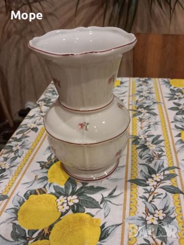 Порцеланова ваза, снимка 1 - Вази - 45485350