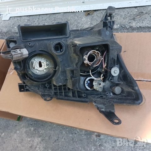 Фарове предни за Тойота Авенсис, снимка 3 - Части - 51942058