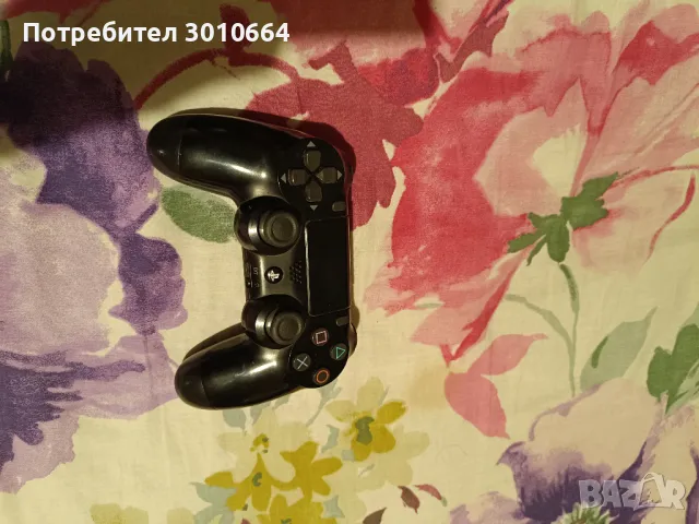 Продавам ps4 pro 1tb + 3 игри и един джойстик, снимка 2 - PlayStation конзоли - 47324622