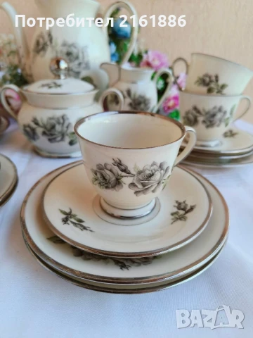 Сервиз за кафе от фин порцелан , снимка 2 - Сервизи - 51053165