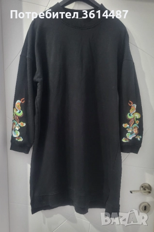 Рокля с апликация