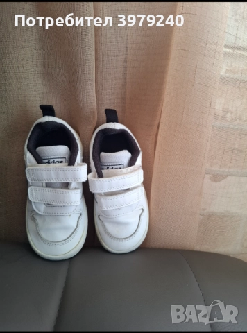 Бебешки спортни обувки Adidas 22 номер, снимка 2 - Бебешки обувки - 51923243