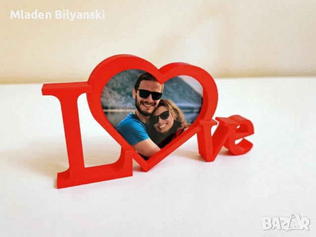 Декоративна рамка „LOVE“ със снимка – персонализиран подарък