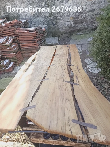 Ръчно изработена холна маса от масивен дъб и круша 