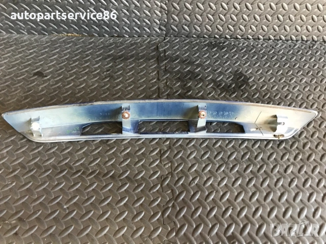 Дръжка за отваряне на номерната табела на багажника син цвят за Mazda 6 (2002-2007) GJ6L50811, снимка 2 - Части - 53714281