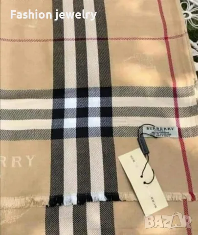 шал Burberry , снимка 1 - Шалове - 47636889