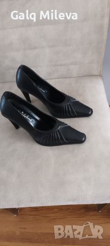 Обувки , снимка 3 - Дамски обувки на ток - 46332374