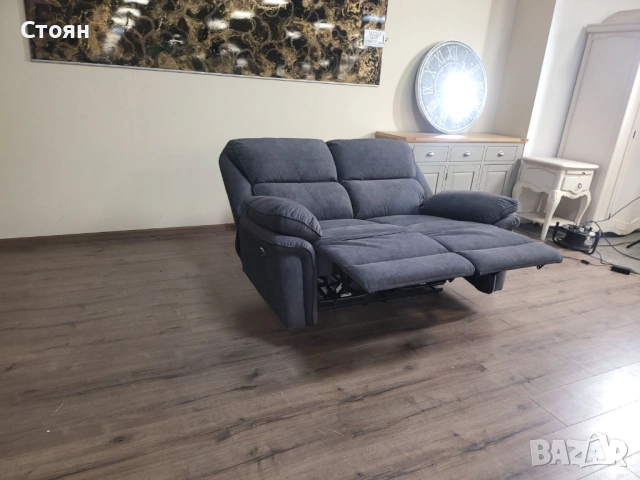 Сив диван от плат двойка с електрически релаксиращ механизъм, снимка 11 - Дивани и мека мебел - 53721318