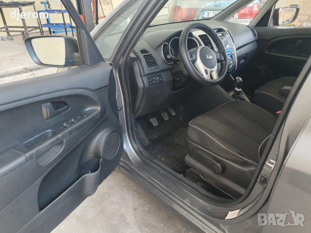 продавам кия венга, снимка 13 - Автомобили и джипове - 51467327