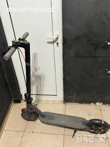 Електеическа тротинетка Sumker T1 със зарядно