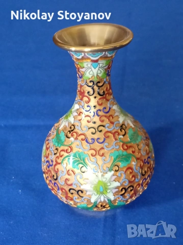 Китайска ваза с цветен емайл, снимка 2 - Вази - 54157794