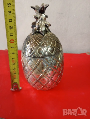 Винтидж посребрена кутия,цигаретник-ананас