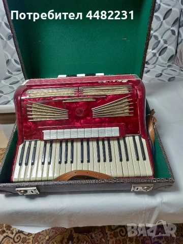 Продавам Немски акордеон Баркароле Проминенз2 4гласа с куфар , снимка 2 - Акордеони - 53040088