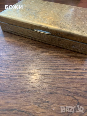 Антикварна гравирана месингова кутийка – XIX / XX век, снимка 3 - Антикварни и старинни предмети - 51315119