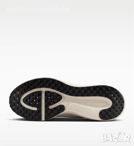 Дамски маратонки Nike Revolution 8, снимка 3 - Маратонки - 53415195