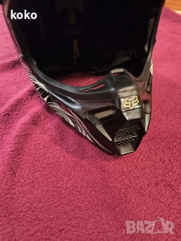 Каска Fox V3 Pilot оригинална, снимка 2 - Аксесоари и консумативи - 53787425