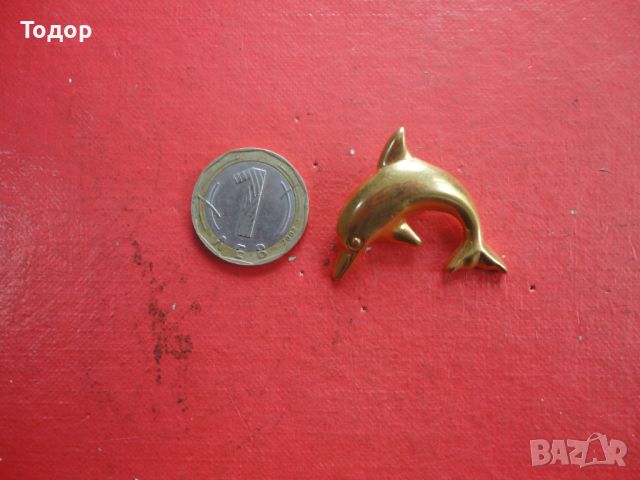 Позлатена брошка делфин , снимка 1 - Други - 46385902
