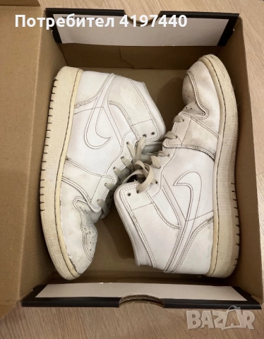 Air Jordan 1 Mid оригинални - размер 40, добро сьстояние, снимка 6 - Маратонки - 52932384