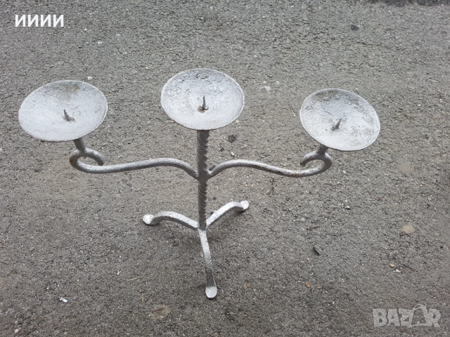 Кован свещник тройка