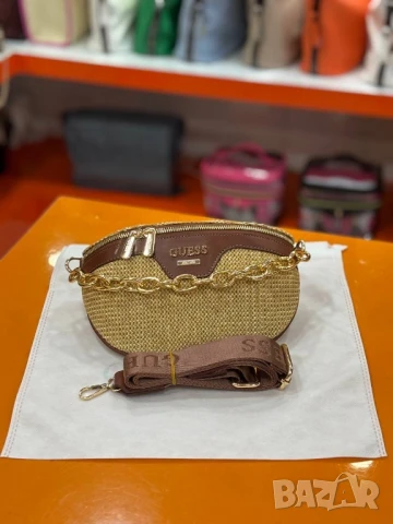 чанти guess , снимка 5 - Чанти - 50570972