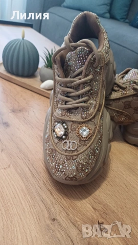 Дамски маратонки, снимка 2 - Дамски ежедневни обувки - 53222272