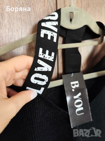 Нов бутиков пуловер 100 % фина вълна с брошка , снимка 6 - Блузи с дълъг ръкав и пуловери - 53446351