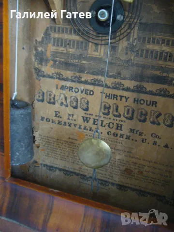 Старинен Стенен Часовник Brass Clocks - Работещ, снимка 4 - Антикварни и старинни предмети - 49627347