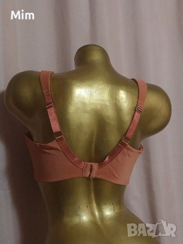 Triumph 90 E Сутиен с мека чашка , снимка 4 - Бельо - 53147429