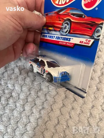 Hotwheels Escort Рали 1996, снимка 2 - Колекции - 49646301