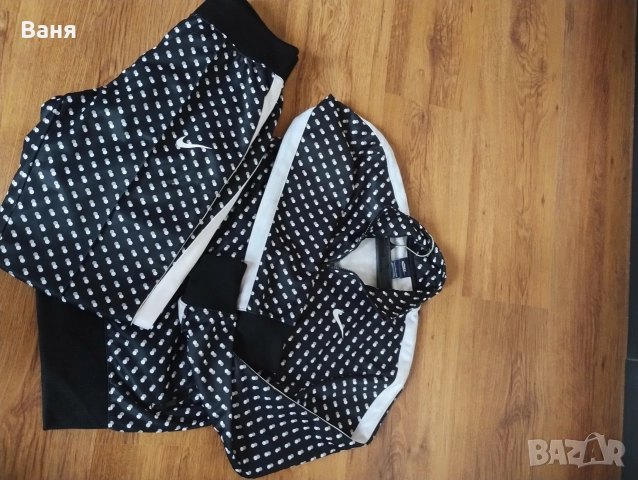 nike дамски екип , снимка 2 - Спортни екипи - 52592877