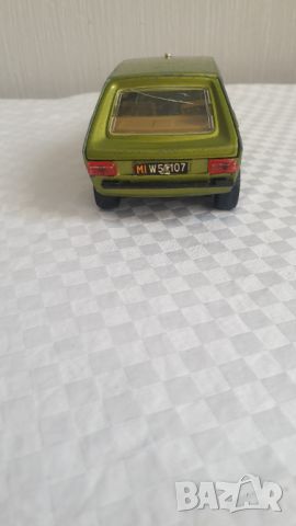 Стар модел  1/25 Volkswagen Polo , снимка 6 - Колекции - 46322593