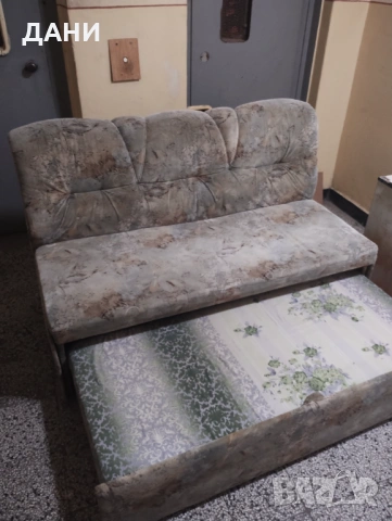 Разтегателен диван тройка.Дамаска.Перфвктен, снимка 2 - Дивани и мека мебел - 54302018