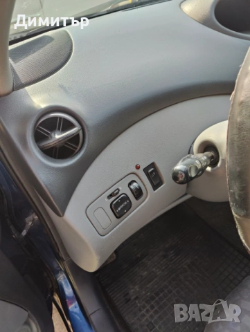 Тойота Ярис 2002 1.3 Бензин 90 к.с. , снимка 11 - Автомобили и джипове - 53758697