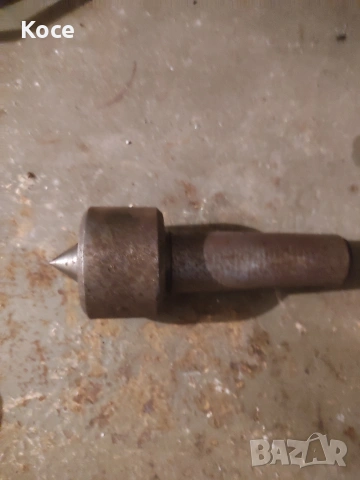 Въртящ център за задно седло .