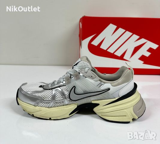 Nike V2K Run Summit White Metallic Silver , снимка 2 - Маратонки - 46437966