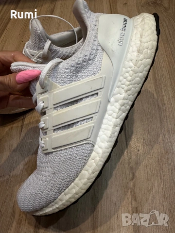 Оригинални маратонки Adidas UltraBoost 4.0! 42,5 н, снимка 2 - Маратонки - 51253684