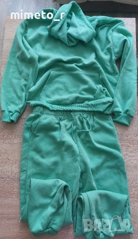 Дамски спортен комплект