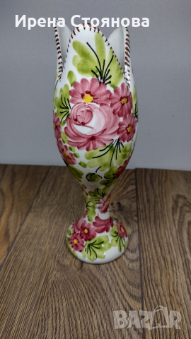 Ръчно рисувана ваза с интересна форма и дизайн.Височина 24,5 см,, снимка 1 - Вази - 44939783